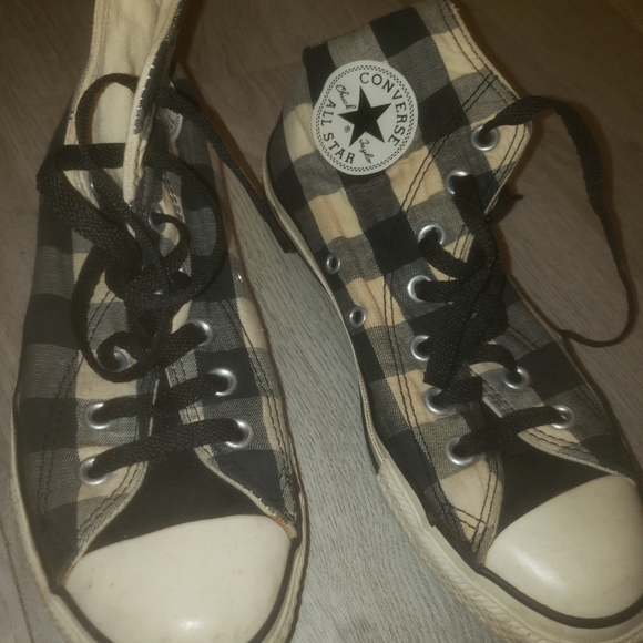 Checkered Converse Shoes - Picture 4 of 5